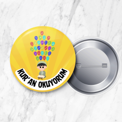 Kur'an Okuyorum İğneli Yaka Rozeti 58 mm Büyük Boy (Model No: 01)