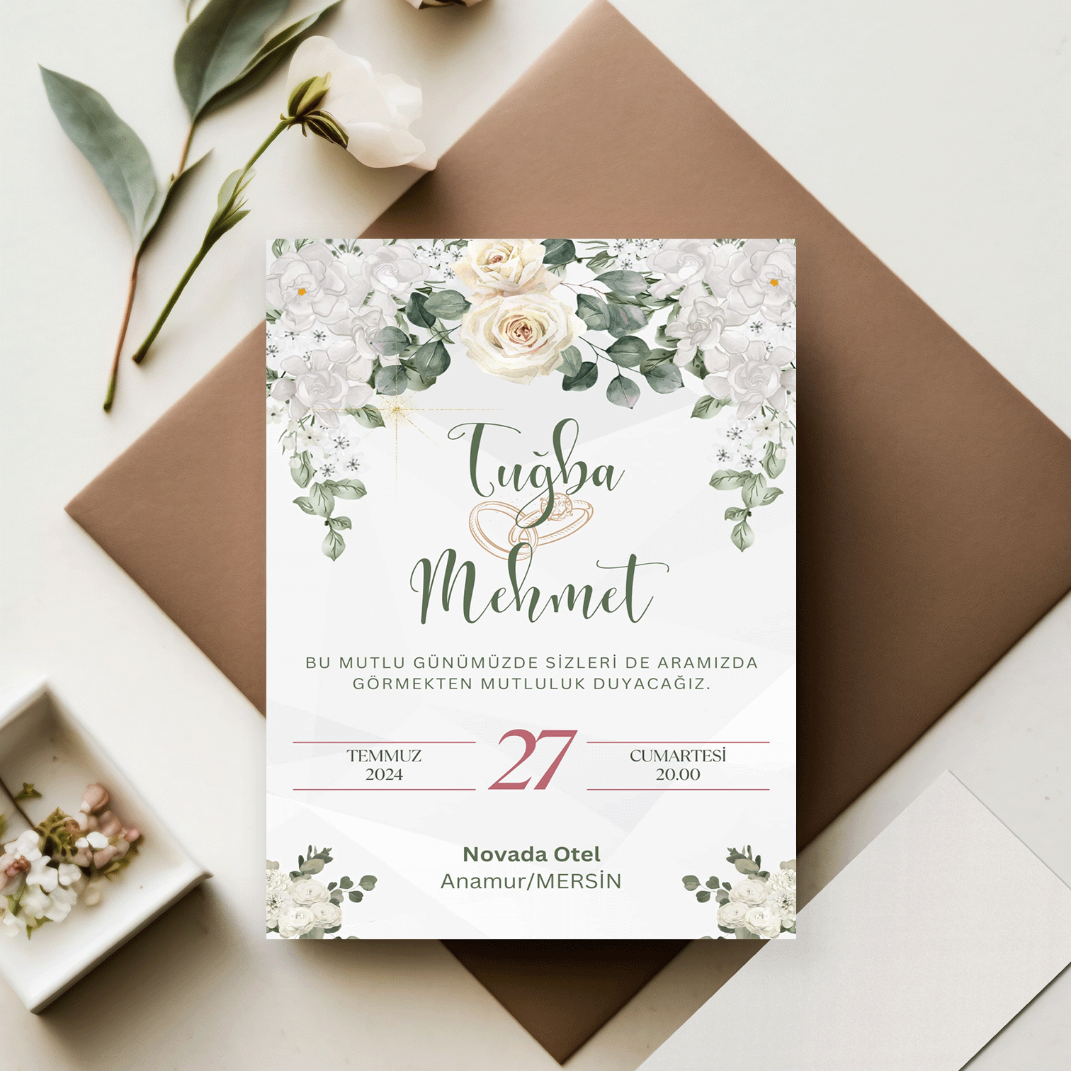 50 Adet Beyaz Gül Detaylı Özelleştirilebilir Düğün Davetiyesi (Model No: 13)