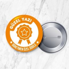 Güzel Yazı Öğretmen Özel Ödülü İğneli 58 mm Metal Yaka Rozeti