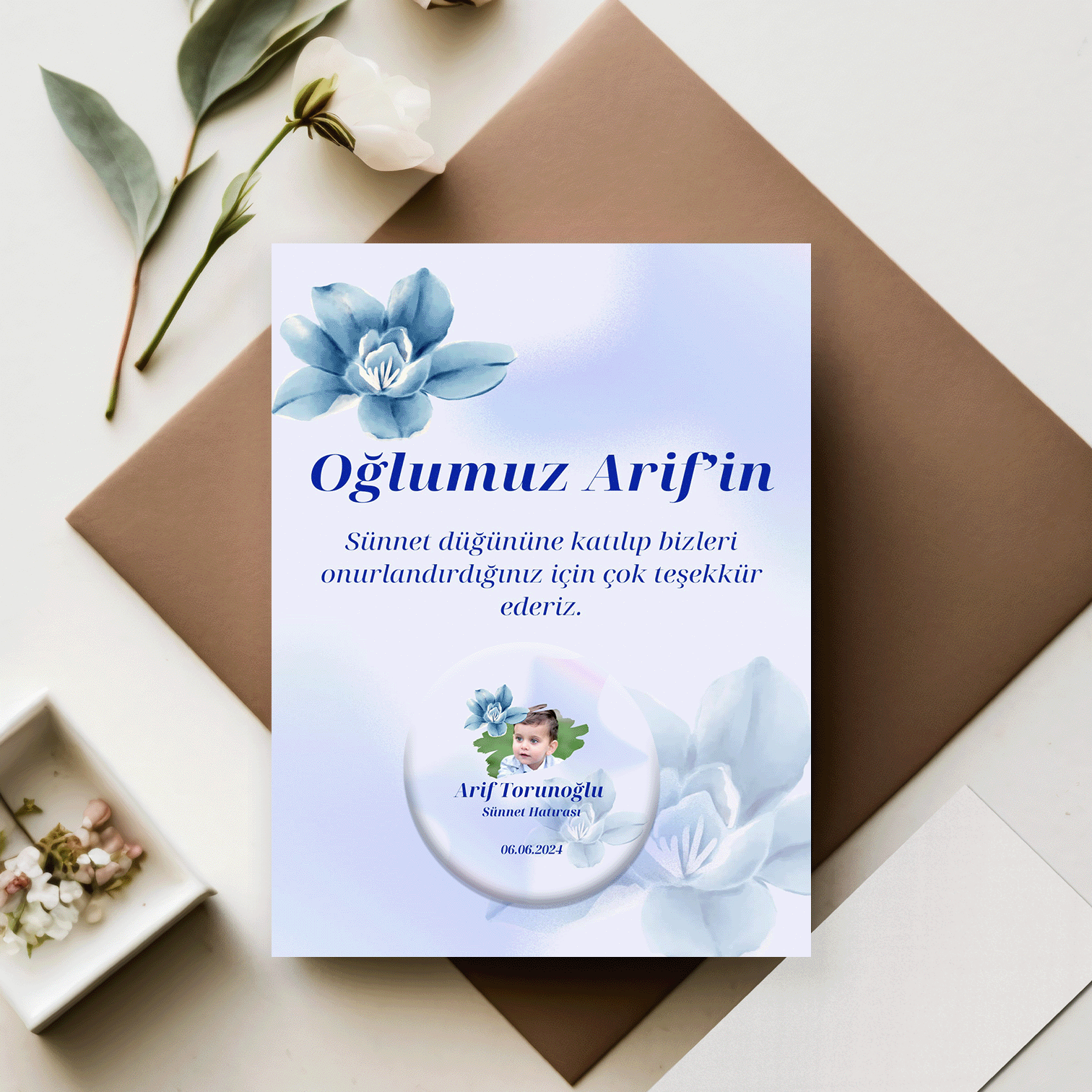 Fotoğraflı Çiçek Çerçeve Detaylı Açacaklı Buzdolabı Magneti Sünnet Hediyeliği (Model No: 09) Kartlı Jelatinli